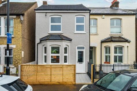 Cresswell Road, South Norwood... 3 bed semi