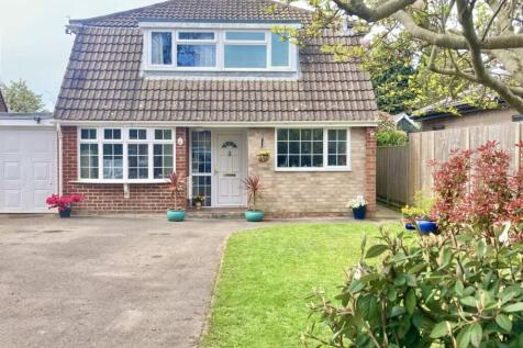 Fernhurst Close, Hayling Island, PO11 4 bed detached house for sale