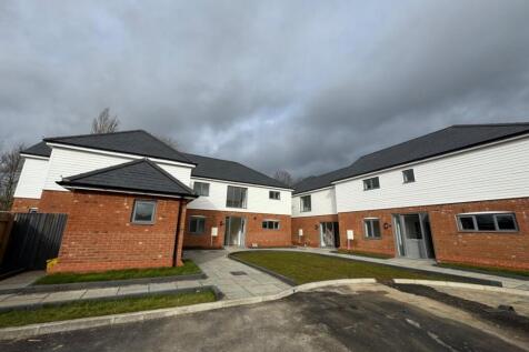 Green Hedges, Beacon Oak Road... 4 bed semi