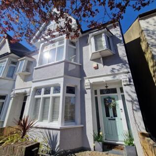 4 bedroom end of terrace house for sale