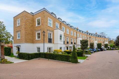 6 bedroom semi-detached house for sale