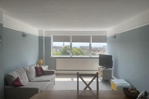 Ashdown, Eaton Road, Hove, BN3 2 bed flat for sale
