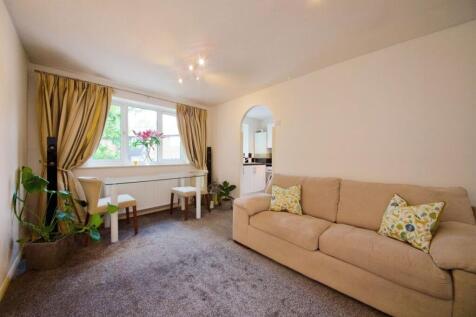 Darwin Close, Friern Barnet, London, N11 1 bed flat for sale