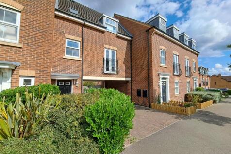 Conisborough Way, Hemsworth, WF9 2 bed terraced house for sale