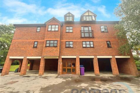 Gregan Court, Cambridge Road, Aldershot 2 bed apartment for sale