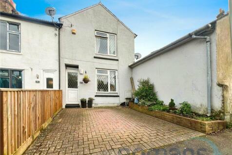 Windmill Road, Aldershot, Hampshire 2 bed end of terrace house for sale