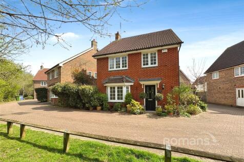 Woodland Walk, Aldershot, Hampshire 4 bed detached house for sale