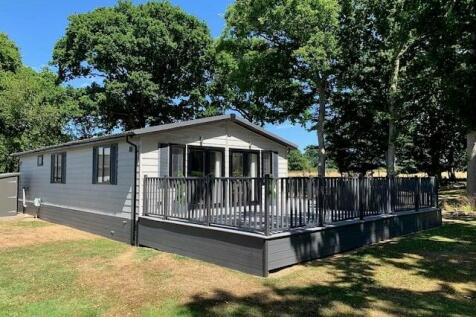 2 bedroom lodge for sale