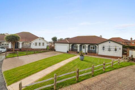 4 bedroom detached bungalow for sale