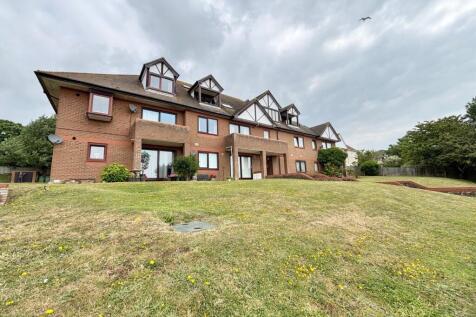 4 bedroom flat for sale