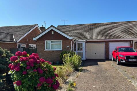 2 bedroom semi-detached bungalow for sale