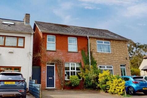 2 bedroom semi-detached house for sale