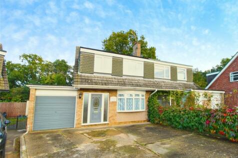 3 bedroom semi-detached house for sale