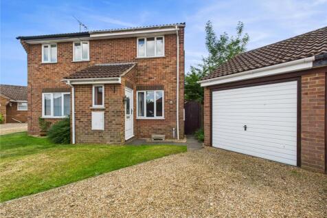 2 bedroom semi-detached house for sale