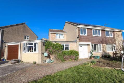 4 bedroom semi-detached house for sale