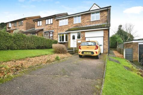 4 bedroom semi-detached house for sale