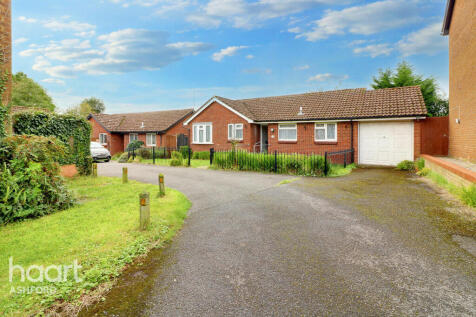 Broadhurst Drive, Ashford 3 bed detached bungalow for sale