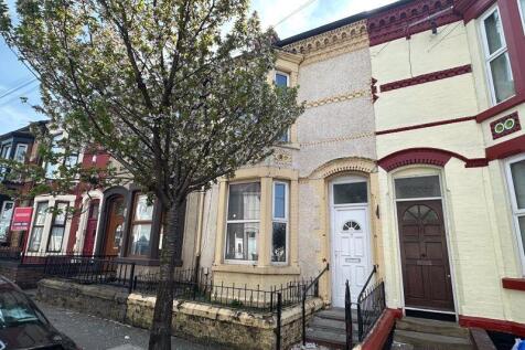 4 bedroom terraced house for sale