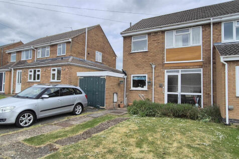 Hillyard Road, Southam, CV47 3 bed semi