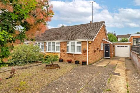 2 bedroom semi-detached bungalow for sale