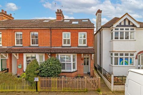 4 bedroom end of terrace house for sale