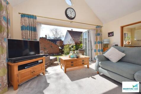 Pilgrims Gate, Burbage 4 bed detached house for sale
