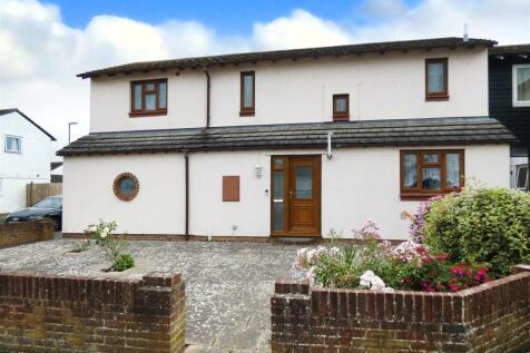 Admirals Walk, Beaumont Park BN17 4 bed link detached house for sale