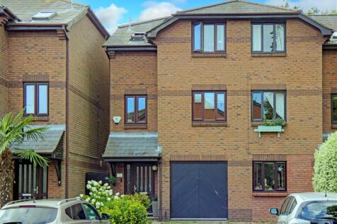 Penfolds Place, Arundel BN18 3 bed end of terrace house for sale