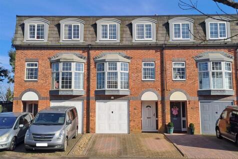 Hamilton Close, Rustington BN16 4 bed townhouse for sale