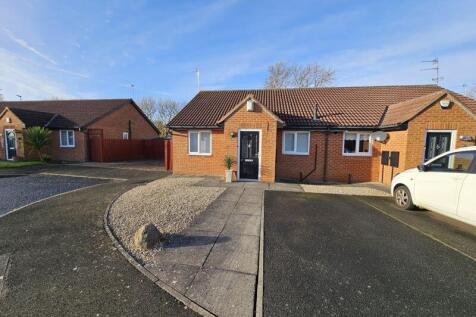 2 bedroom semi-detached bungalow for sale