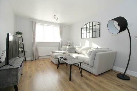 2 bedroom ground floor flat for sale