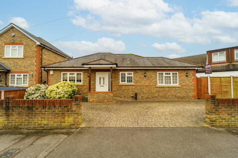 2 bedroom detached bungalow for sale