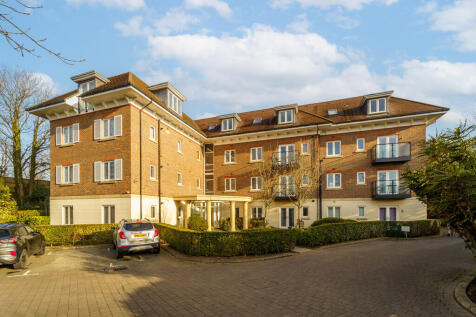 2 bedroom ground floor flat for sale