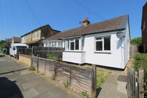 2 bedroom semi-detached bungalow for sale