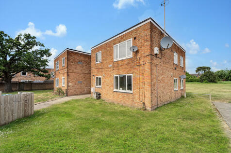 2 bedroom ground floor maisonette for sale