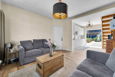 3 bedroom semi-detached bungalow for sale