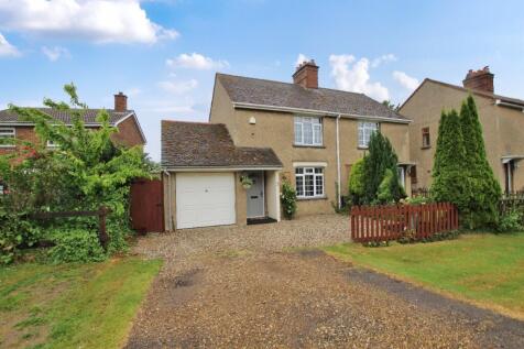 2 bedroom semi-detached house for sale