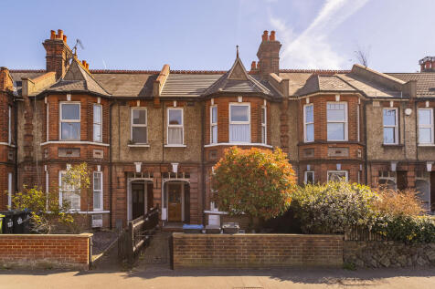 2 bedroom maisonette for sale