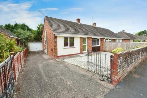 2 bedroom semi-detached bungalow for sale