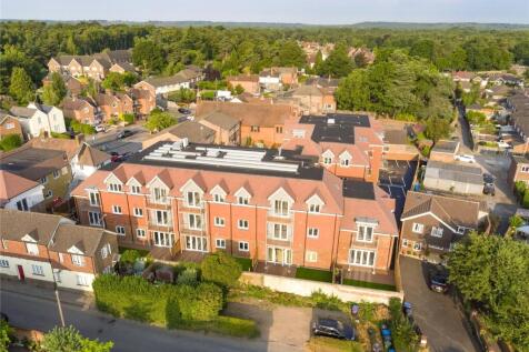 Connaught Place, Woking GU24 2 bed flat for sale