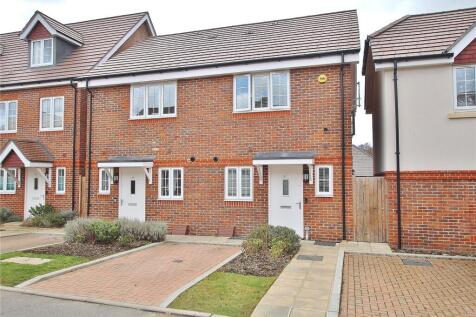 Brookwood Farm Drive, Woking GU21 2 bed semi
