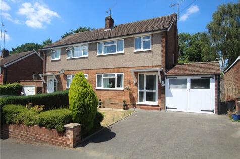 Limewood Close, Surrey GU21 3 bed semi