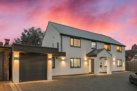 5 bedroom detached house for sale