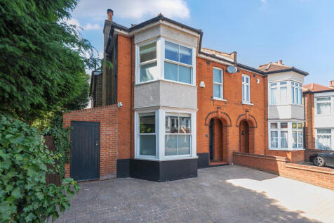 4 bedroom semi-detached house for sale