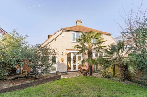 4 bedroom semi-detached house for sale
