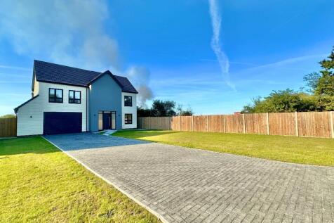 Barn Farm, Wickford 5 bed detached house for sale