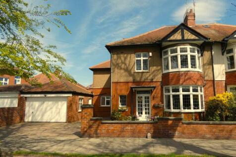 5 bedroom semi-detached house for sale