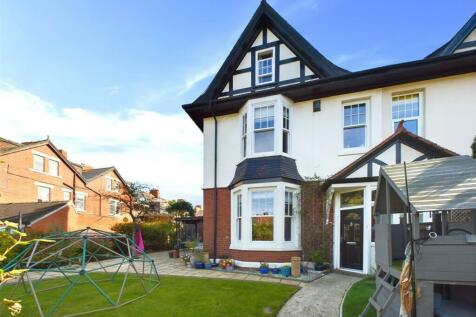 7 bedroom semi-detached house for sale