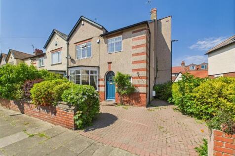 4 bedroom semi-detached house for sale