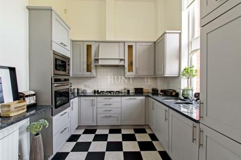 4 bedroom apartment for sale